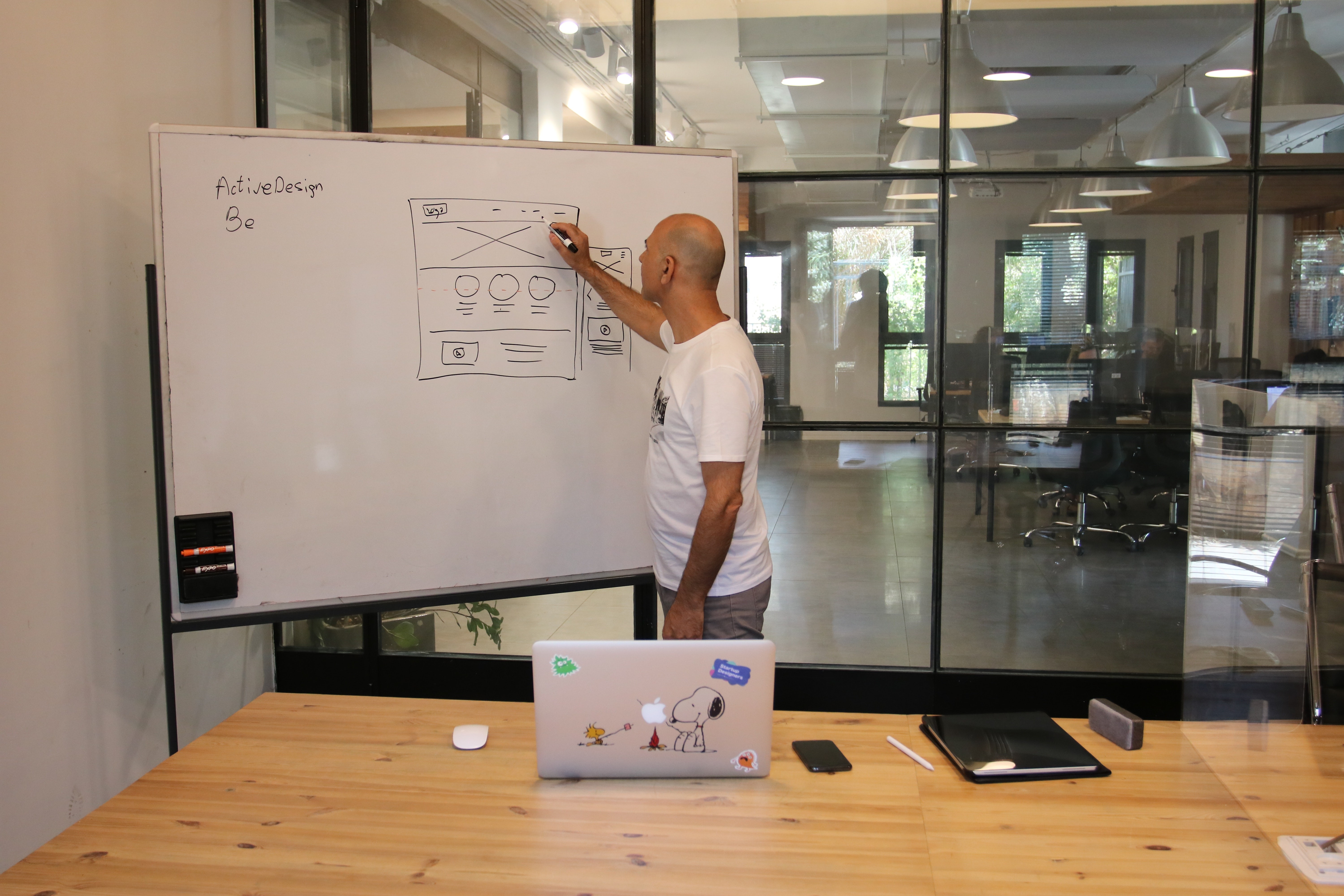 ما الفرق بين واجهة المستخدم ( Ui )  وتجربة المستخدم ( Ux )  ؟