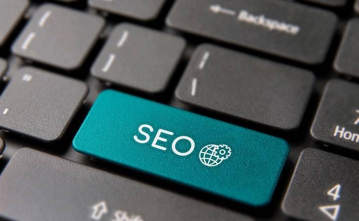 كيف يساعد تحسين محركات البحث في اشهار المواقع؟